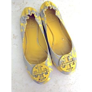 Tory Burch Flats size 7 gray and yellow